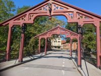 Gamle Bro - die alte Brücke über den Nidelv mit Zollstelle