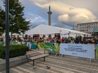 Säule mit Olav Tryggvason auf dem Trondheimer Markt, wo gerade die 