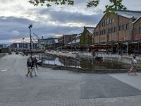 Abendstimmung am alten Hafen von Solsiden in Trondheim