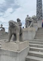  ...mit 212 Figuren,...