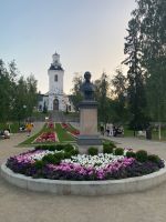 vor dem Dom von Kuopio