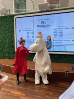 Willkommenskomitee an Bord