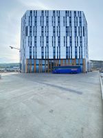 Op-Art: unser Bus und unser Hotel