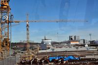 Silja Serenade im Hafen von Stockholm (linkes Schiff) (Stockholm - Helsinki)