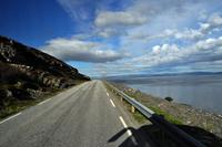 Auf der E69 am Porsangerfjord - Der Weg zur Insel Magerøya (Nordkappinsel)
