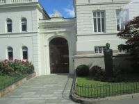 Oslo: Nobelinstitut mit A.Nobel-Büste