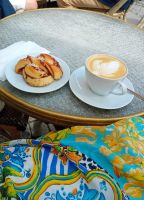 Kanelbullar Zimtschnecken im Cafe in Mariefred