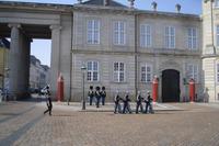 Wachablösung am Schloßplatz Amalienborg