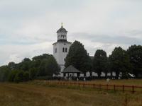 Kirche in Rök mit Runenstein