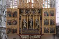 Elisabethaltar (Höhe 11m, Breite 8m)