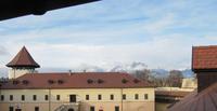 Kezmarok - Blick vom Wehrgang des Schlosses zu den Gipfeln der Tatra