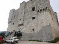 Gruppe besucht Burg Nehaj