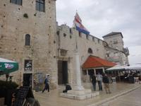 Seetor Trogir mit Marktsäule