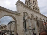 Um den Kampanile von Split