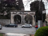 altes römisches Stadttor in Pula