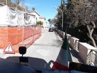 die Carabinieri machen den Weg frei