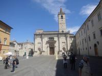 Domplatz von Ascoli Picena