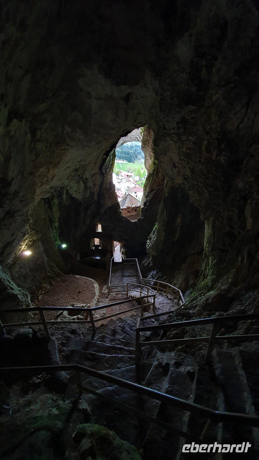 Predjama Burg - So blickte berüchtigte Erasmus von seinem Burg auf die Belagerer unter  dem Burg