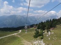 Mit dem Sessellift geht es hoch in die Steiner Alpen