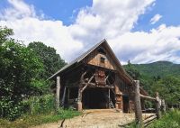 Alte Scheune zum Lagern des Heus in Srednja vas v Bohinju