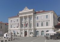 Das Rathaus von Piran auf dem Tartiniplatz