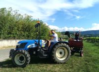 Wir werden mit dem Traktor abgeholt