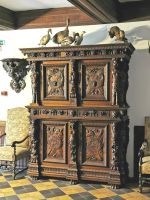 Rustikaler Schrank im Schloß Sneznik