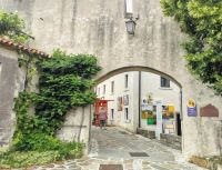 Eingangstor von Smartno, Region Goriska Brda