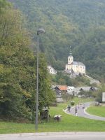 Viel los auf der Straße nach Srednja vas...