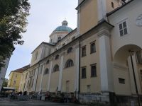 Ljubljana Dom ( leider konnte man nur von Außen bewundern)..