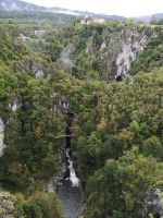 ..... unten reka Reka (Fluß Fluß)