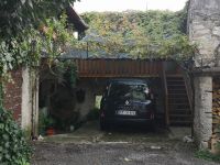 Ein schattiges Plätzchen für den Gefährt