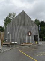 Keine Scheune, das ist Infozentrum in Cerknica