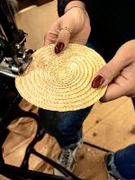 Ein Strohhut entsteht