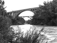 Solkanbrücke von der Soca aus