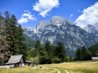 Bergpanorama am Trenta Nationalparkzentrum