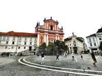 Preserenplatz mit der Kirche Maria Verkündigung in Ljubljana