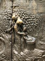 Kunst an der Tür des Doms von Ljubljana