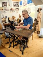 Im Strohhutmuseum in Domzale zeigt man uns altes Handwerk