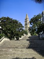 Wir laufen entlang des Küstenweges auf Piran zu