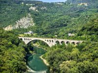 Solkanbrücke bei Goriska Brda, größte Steineisenbahnbrücke der Welt