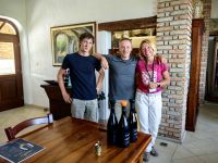 Vater und Sohn Sosolic und Irene, unsere Reiseleiterin