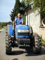 Wer nicht laufen möchte, der wird mit dem Traktor zum Weingut gebracht &ndash; &copy; Simone Willner (Eberhardt TRAVEL)