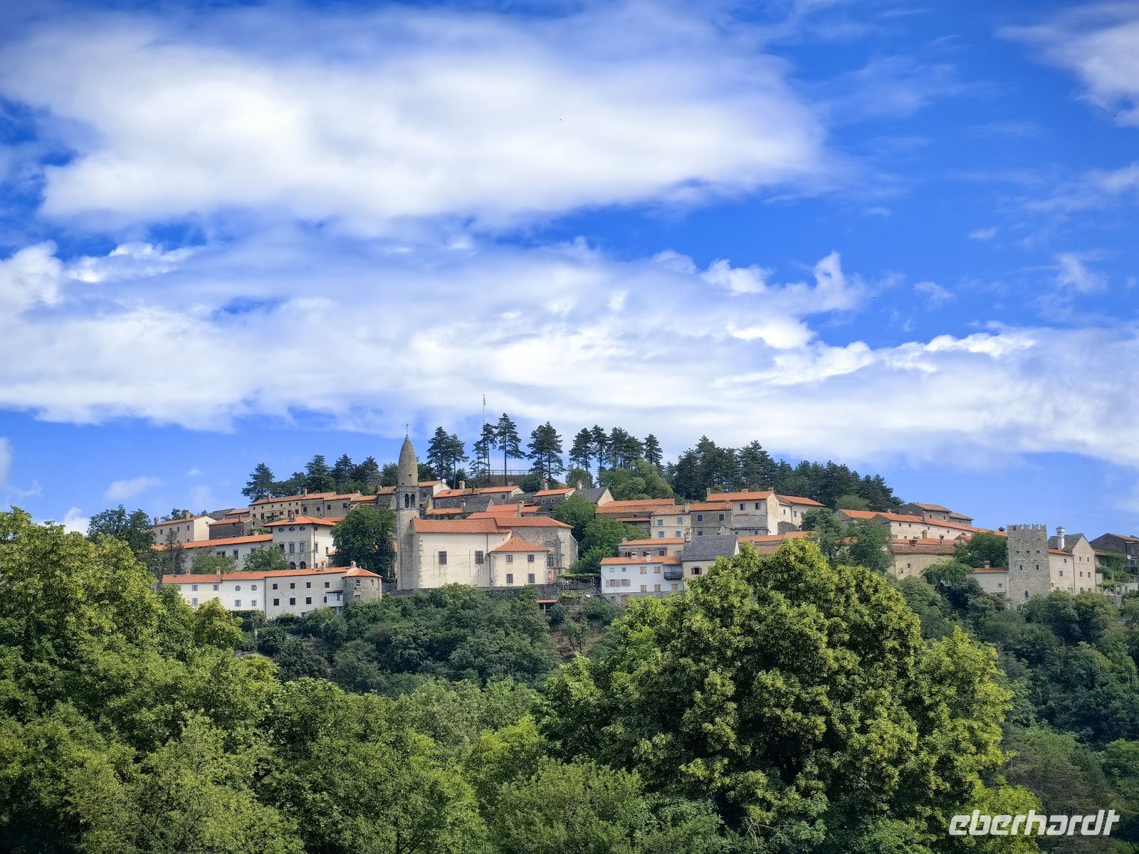 Bezauberndes Stanjel im Karst &ndash; &copy;  (Eberhardt TRAVEL)