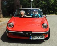 Smartes Auto am Aussichtsturm in der Brda Region