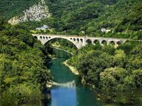 Solkanbrücke bei Goriska Brda, größte Steineisenbahnbrücke der Welt