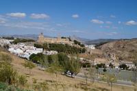 Burg von Antequera mit dem Peñón de los Amantes im Hintergrund