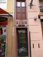 Valencia-schmalstes Haus 107 cm