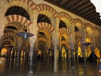 islamische Doppelboegen in der Mezquita von Cordoba