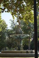 Brunnen mit Granatäpfeln